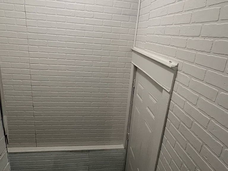 608 W Monroe St — Photo 26