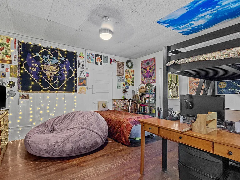 527 W San Antonio St #7 — Photo 7