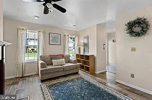 3 bed, 2.5 bath, 2025 sqft, $2,600 — Photo 2