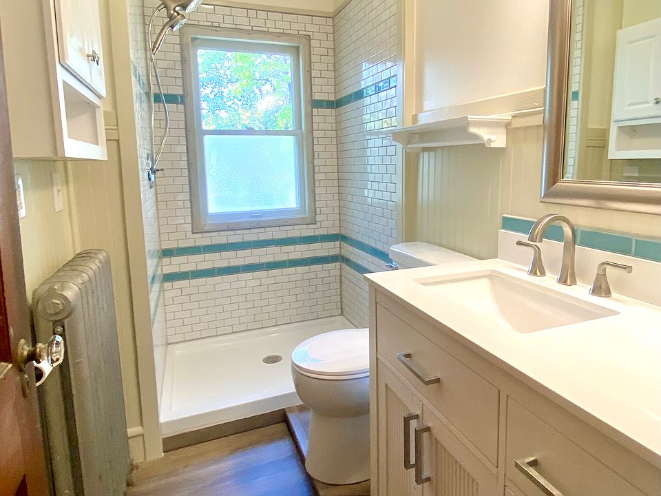 New renovated full second floor bath.