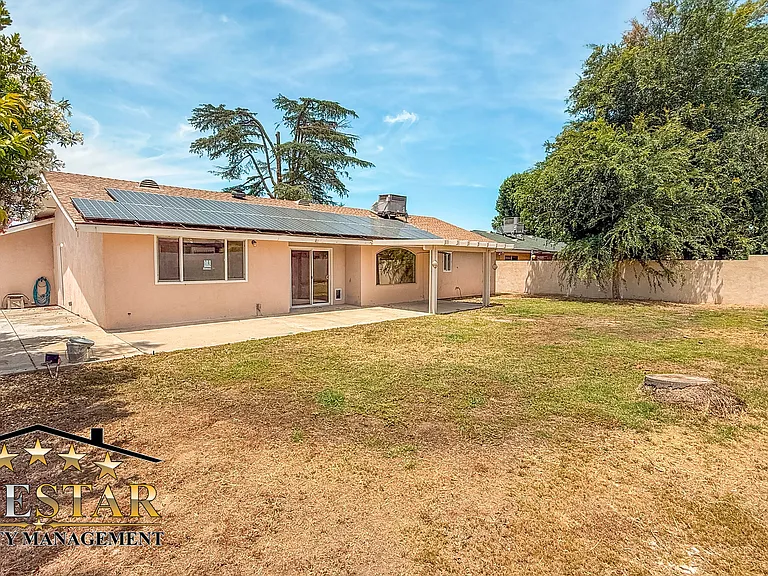 808 Hewlett St — Photo 4