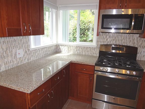 3rd image of 104 Lowell Ave