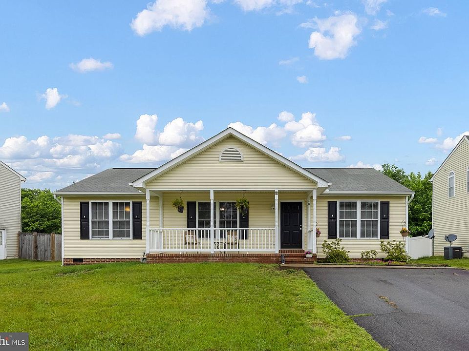 1st image of 10322 Wisteria Dr