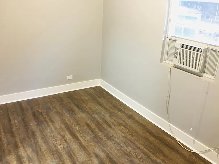 918 W 32nd Pl #2R — Photo 11