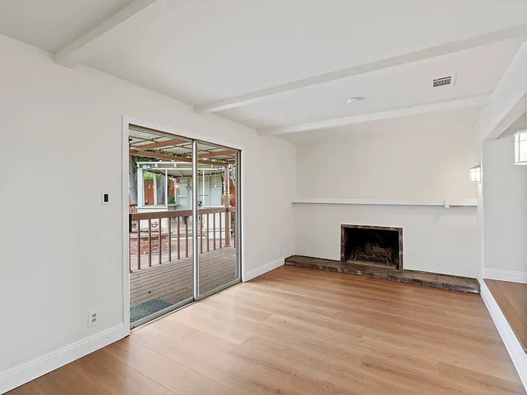 2622 Tartan Dr — Photo 5