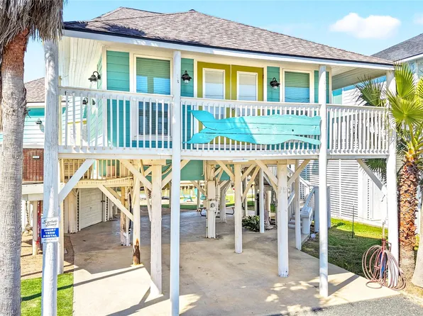 319 Pompano Ln, Surfside Beach, TX 77541