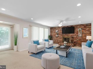 7906 Carrleigh Pkwy, Springfield, VA 22152