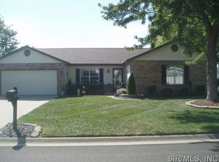 624 Green Haven Dr, Swansea, IL