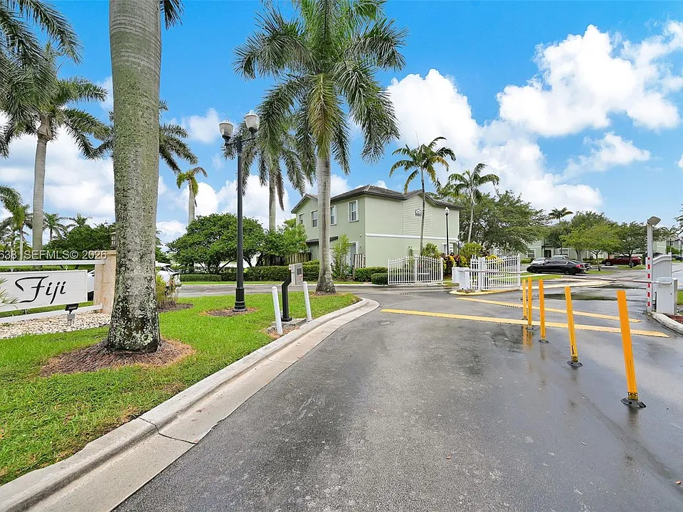 134 SE 28th Ter #5
