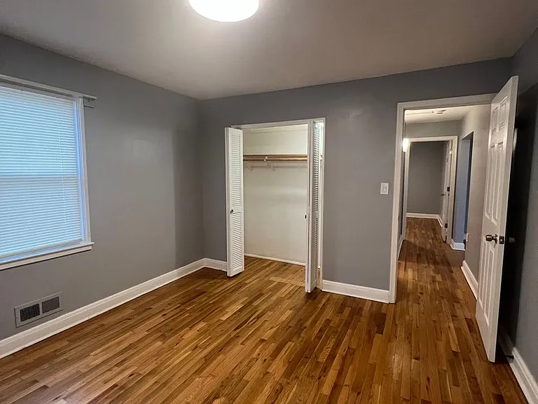 2518 Linwood Rd — Photo 13
