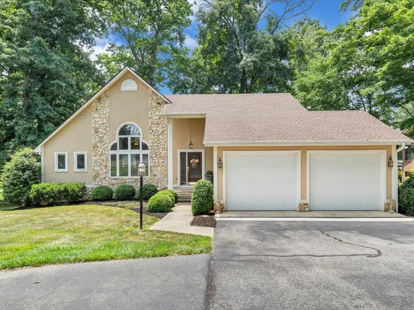 435 Cross Harbour Dr, Penhook, VA 24137