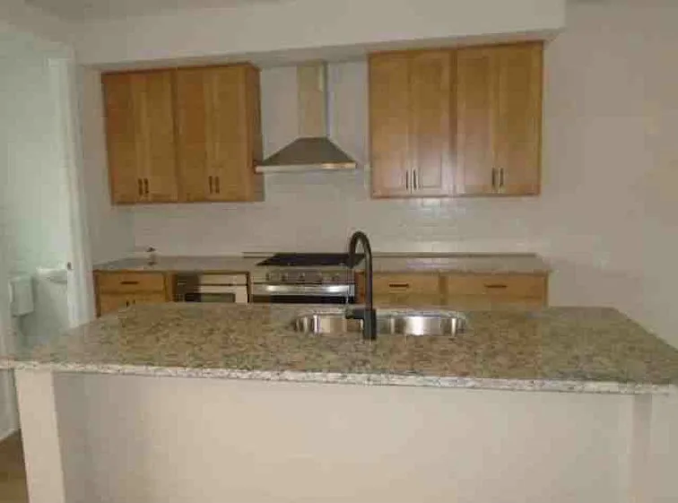 1123 James St — Photo 4