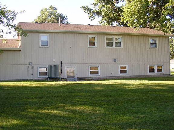 2nd image of 3407 Lake Trenton Dr