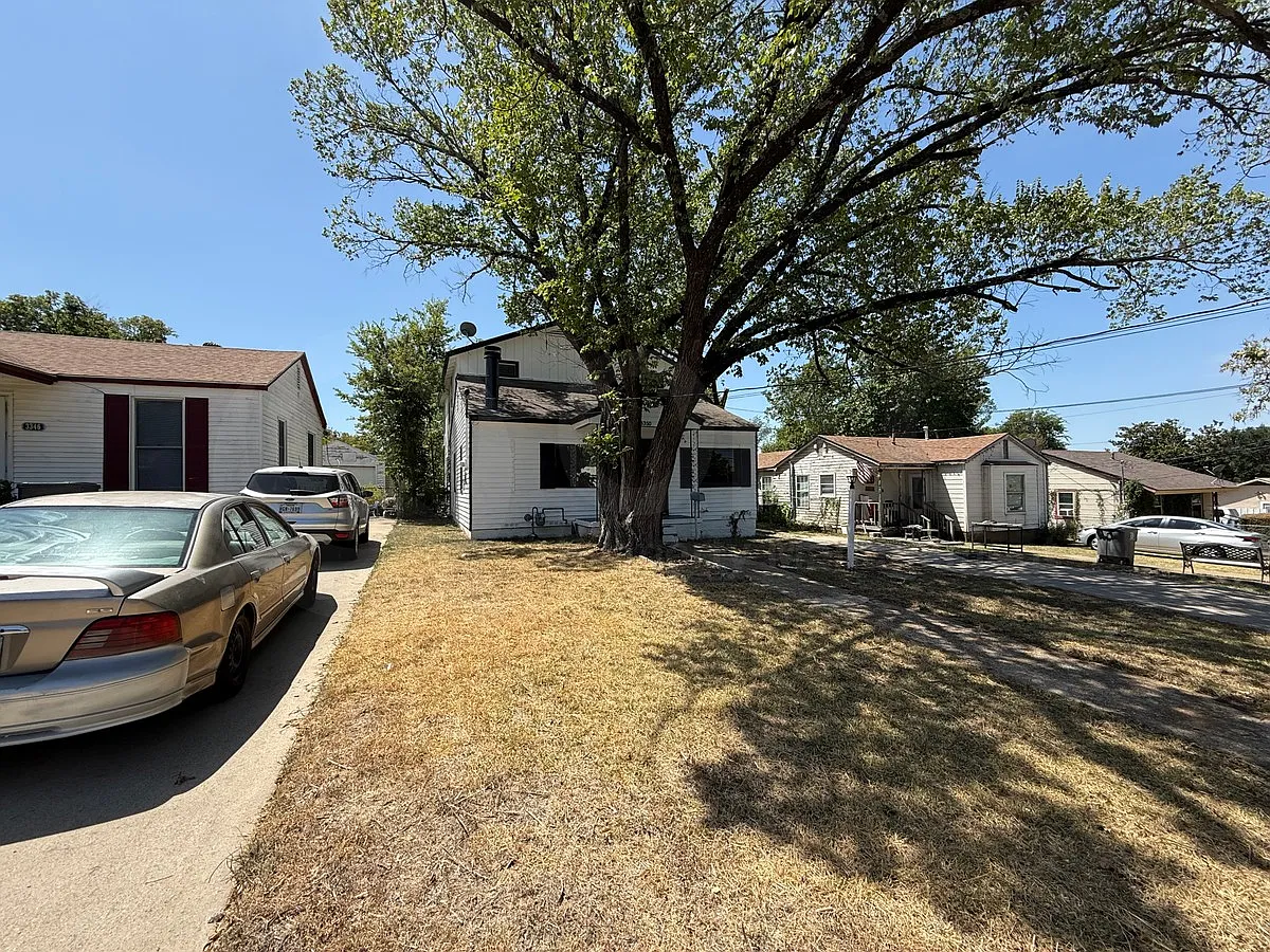 4 bed, 3.0 bath, 1904 sqft, $2,545 — Photo 4