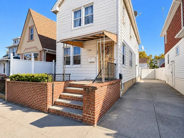 389 Britton Ave, Staten Island, NY 10304