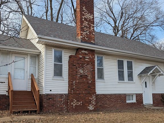 4th image of 1015 A Ave E