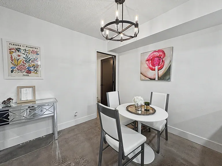 9608 Merion Cir NE — Photo 10