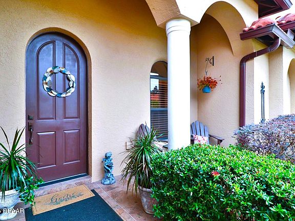 3rd image of 10215 Yonaomi Cir