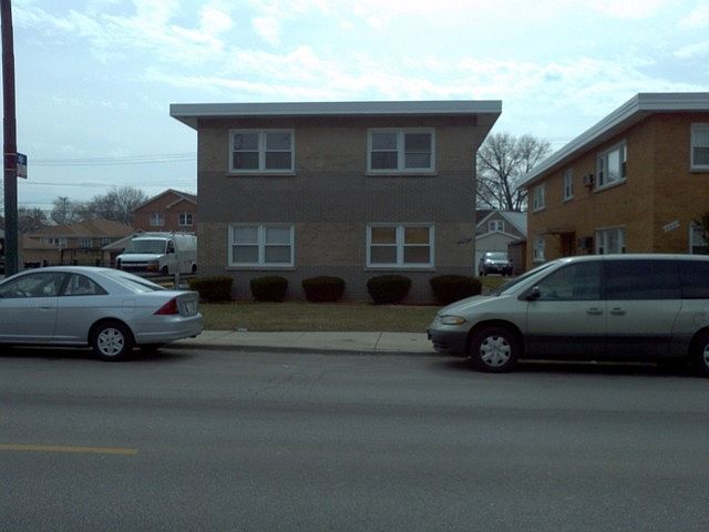 1st image of 6945 W Belmont Ave APT 1