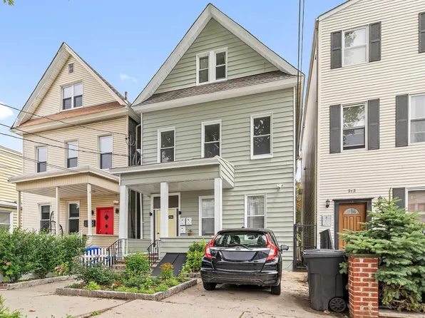 214 Dodd St, Weehawken, NJ 07086