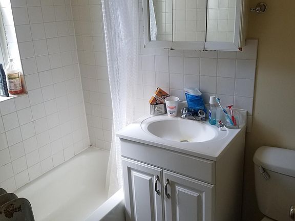 5th image of 1016 W Loyola Ave APT 1