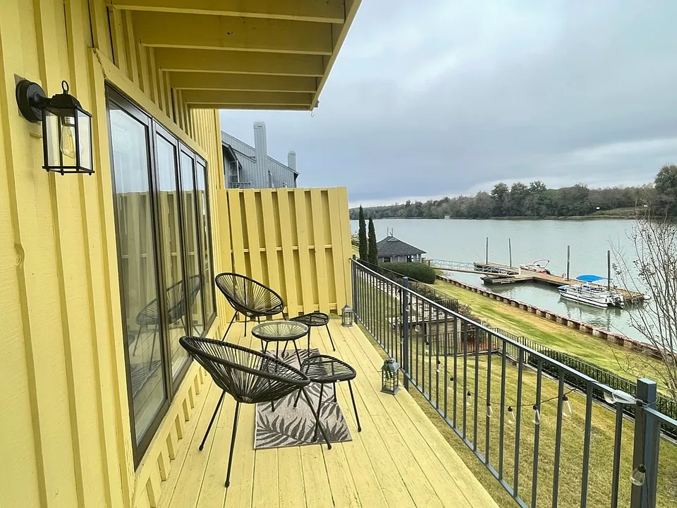 740 Riverfront Dr