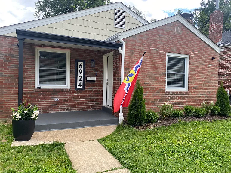 6924 Nashville Ave — Photo 2