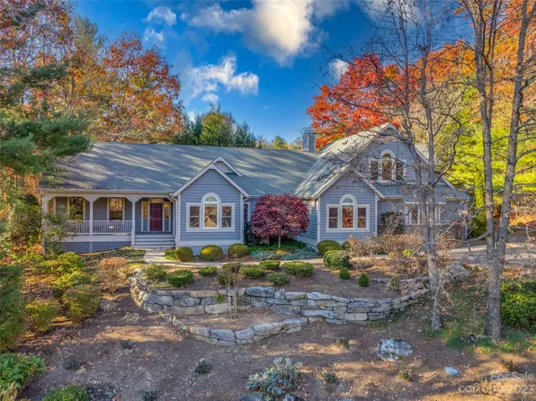 204 W Chimney Xing, Hendersonville, NC 28739