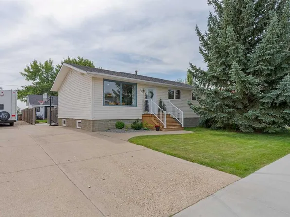 5218 N 38th Ave, Taber, AB T1G 1B8