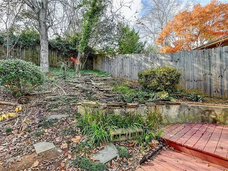 1112 Ashbury Dr — Photo 52
