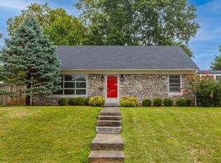 1746 Beacon Hill Rd, Lexington, KY 40504