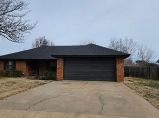900 Windsor Dr, Altus, OK 73521