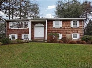 29 Nottingham Rd, Bedford Hills, NY 10507