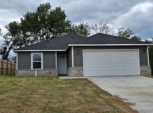 1128 E James Ave, Sapulpa, OK 74066