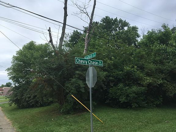 2nd image of 2229 Bradford Dr