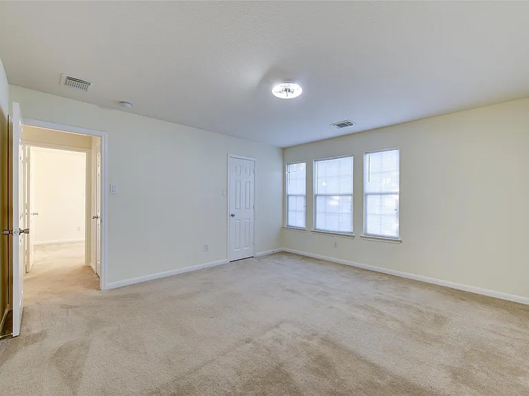 15326 Mission Oak Dr — Photo 15