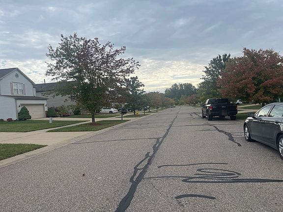 4th image of 6367 Oakhurst Dr