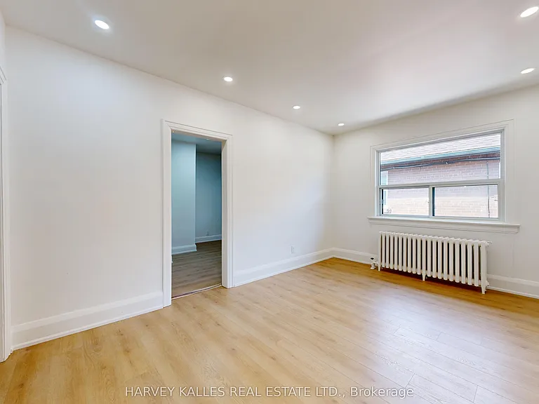1216 Avenue Rd #2 — Photo 22