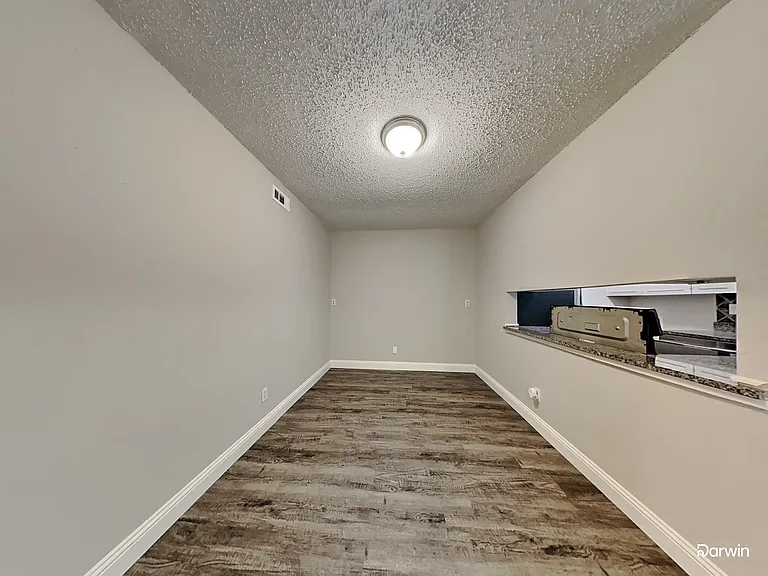 4015 Hartford Dr — Photo 7