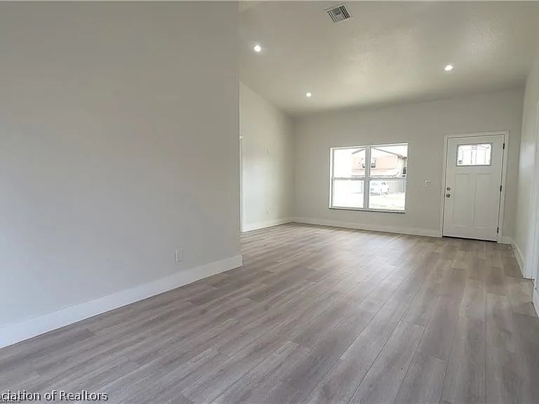 4317 Lafayette Ave — Photo 3