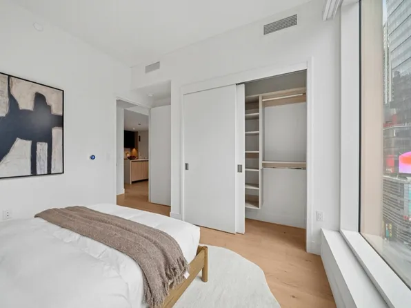 312 West 43rd Street image 10 of 32