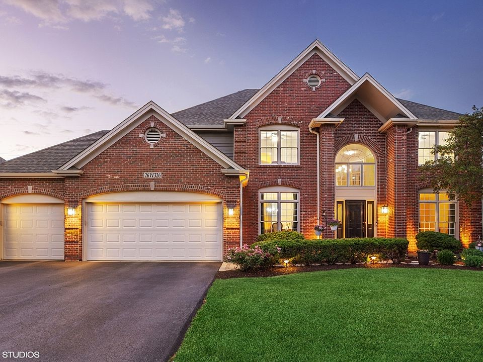 1st image of 26W326 Pinehurst Dr