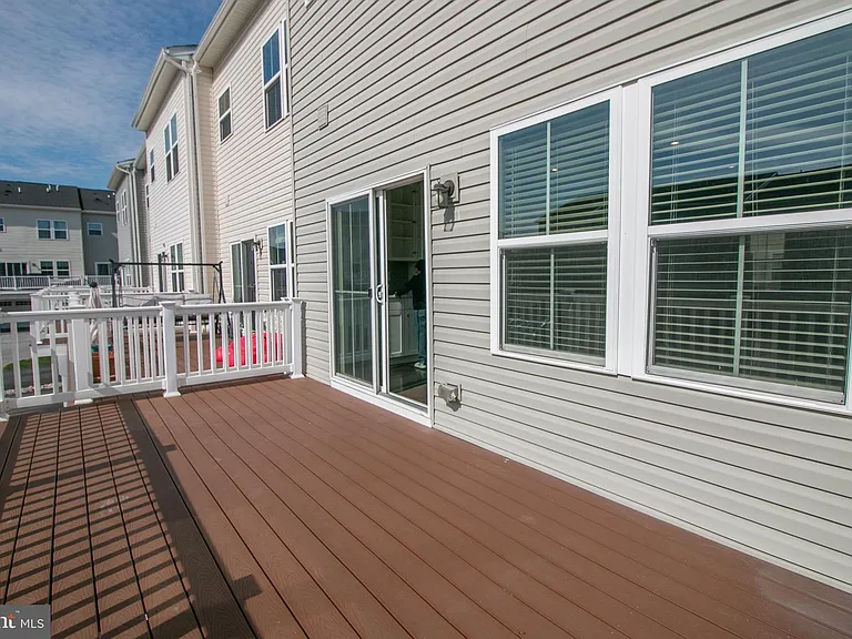 308 Blue Welsh St — Photo 5