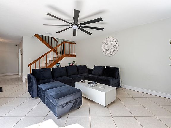 3rd image of 4572 Cherry Road