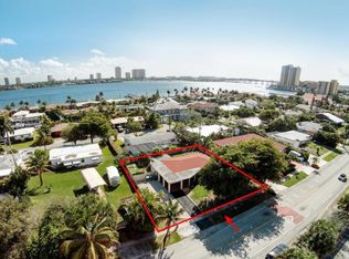 3600 Lake Shore Dr, Riviera Beach, FL 33404