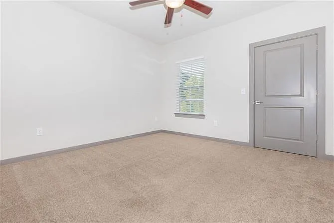 One White Oak Apartments — Photo 74