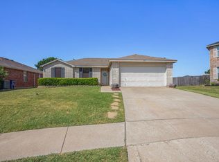 1517 Queen Annes Dr, Burleson, TX 76028