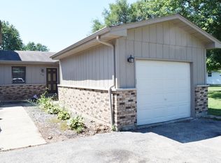 1110 E Arnold St, Sandwich, IL 60548