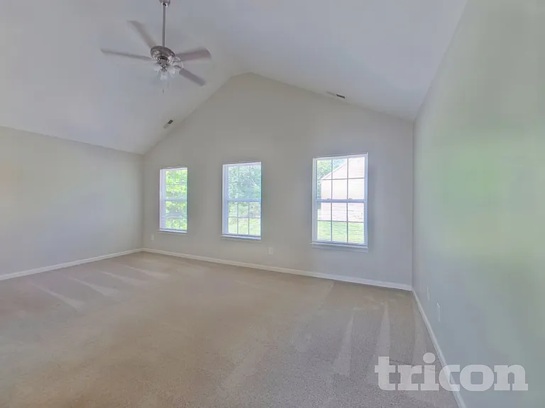 503 Ethel Ct — Photo 9