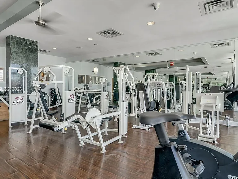 6770 Indian Creek Dr #15B — Photo 19